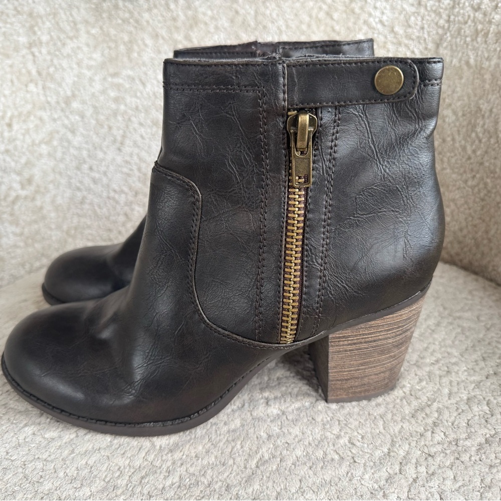 Crown Vintage Womens 11M Brown Block Heel Ankle Booties Side Zip EUC